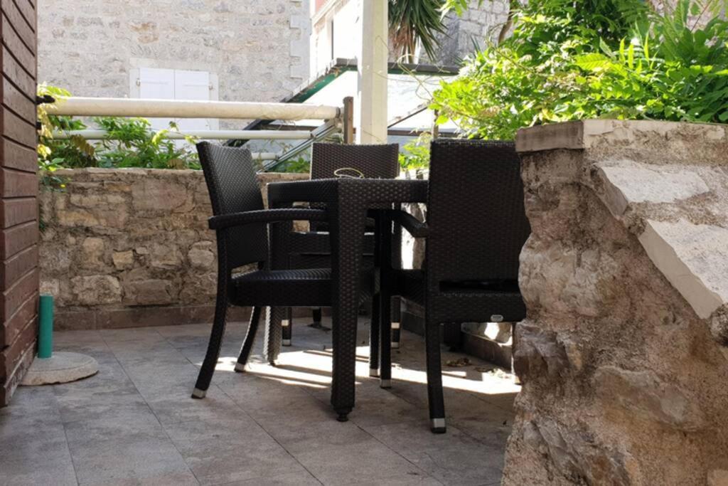Studio At Palm Square In Old Town Appartement Budva
